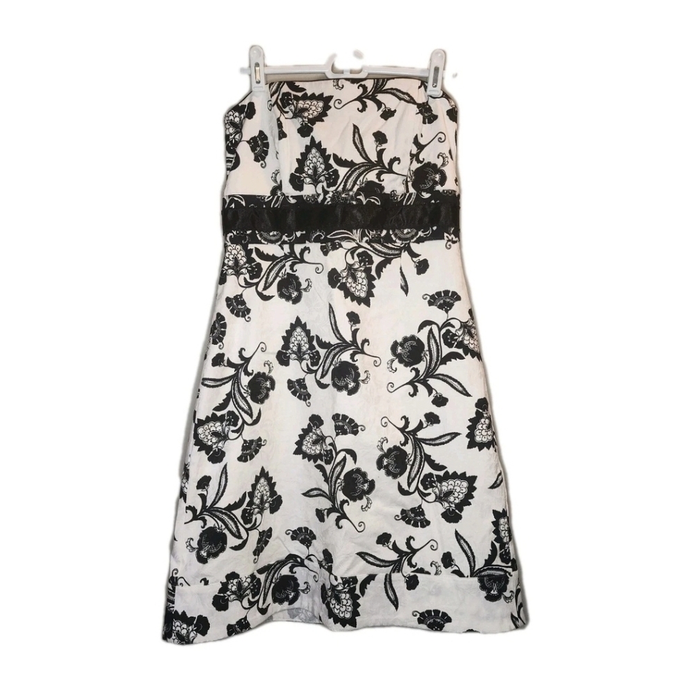 White House Black Market Elegant Black and White Floral Strapless Dress Size 2 m